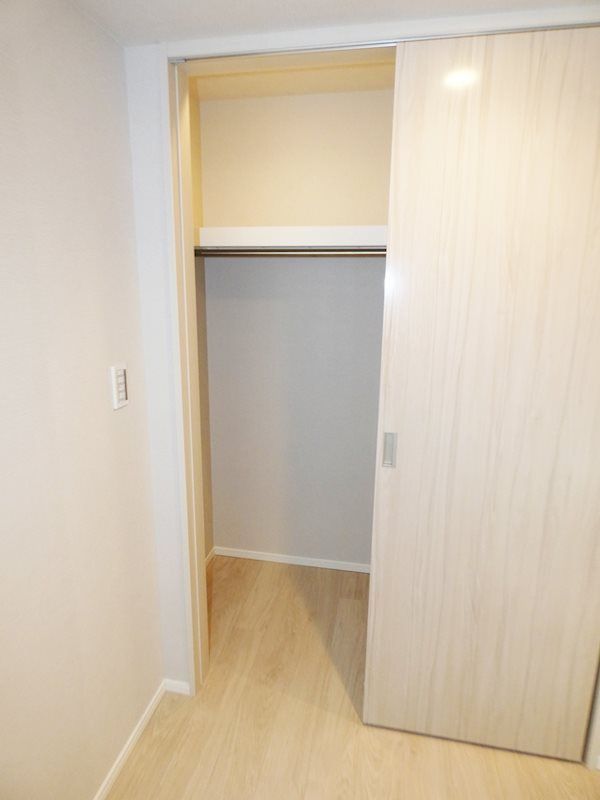 収納　写真は同タイプ住居です。