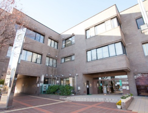 図書館　足立区立舎人図書館（図書館）まで617m