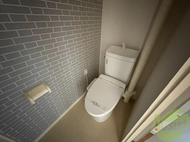トイレ　こちらはトイレになります。ウォシュレット機能付です。