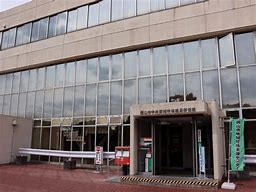 郵便局　岡山市中央卸売市場簡易郵便局（郵便局）まで408m