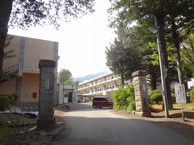 小学校　伊那市立西箕輪小学校（小学校）まで934m