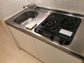 キッチン　コンパクトなキッチンで掃除もラクラク