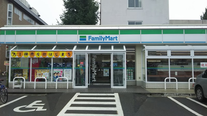 コンビニ　ファミリーマート山形大学工学部店（コンビニ）まで741m