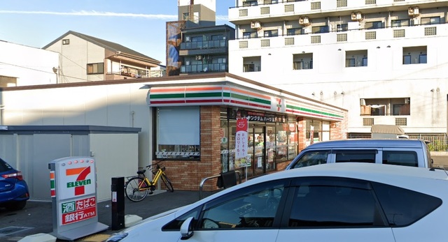 コンビニ　セブンイレブン大阪東中本3丁目店（コンビニ）まで615m