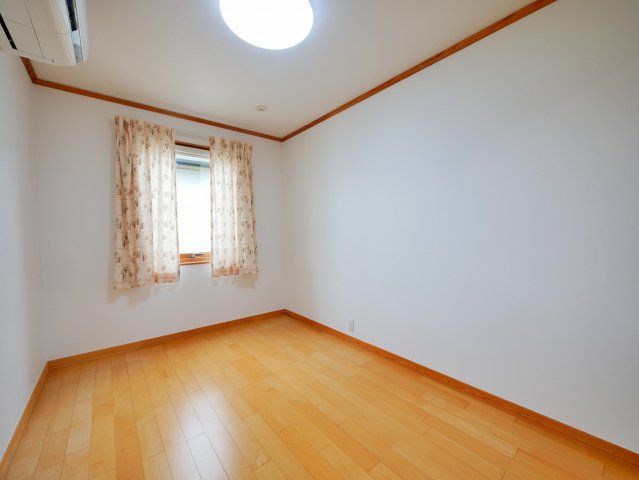 木津川市城山台6丁目戸建の居間写真