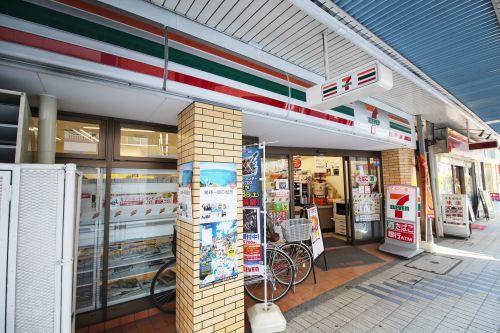 コンビニ　セブンイレブン大井町銀座通り店（コンビニ）まで388m