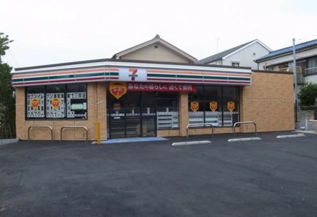 コンビニ　セブンイレブン浦安海楽1丁目店（コンビニ）まで196m