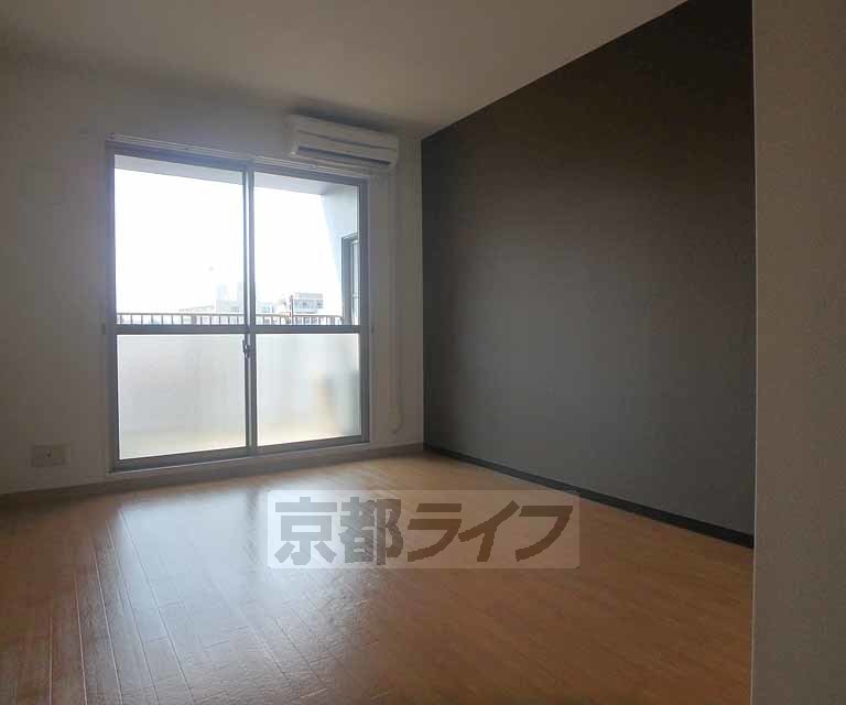 居室・リビング　広々とした部屋です。