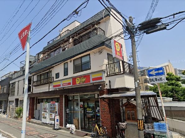 コンビニ　ニューヤマザキデイリーストア くにじま駅前店（コンビニ）まで285m