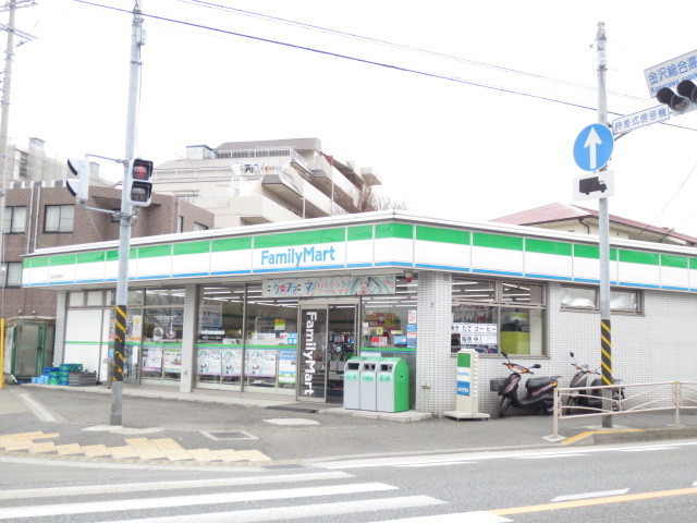 コンビニ　ファミリーマート　小浦横浜富岡東店（コンビニ）まで350m