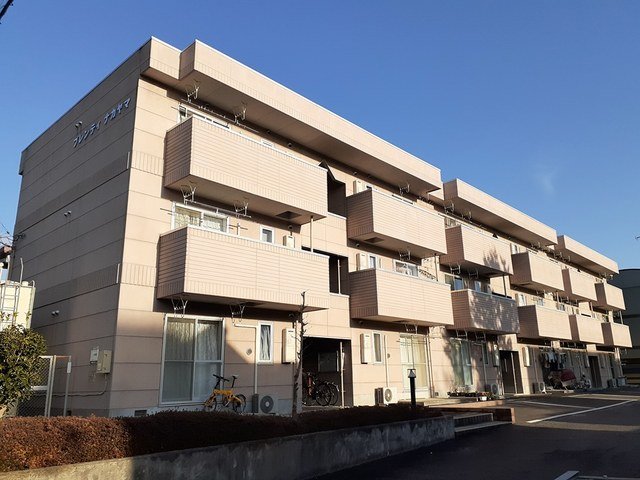 建物外観　落ち着いた雰囲気の外観です