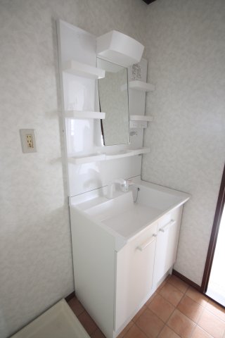 洗面設備　※同物件別号室の写真になります