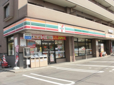 コンビニ　セブンイレブン仙台沖野店（コンビニ）まで352m