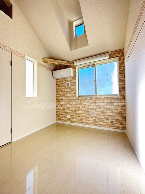 居室・リビング　広々7帖・開放的な天井の高いお部屋
