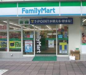 コンビニ　ファミリーマート 高輪一丁目店（コンビニ）まで74m