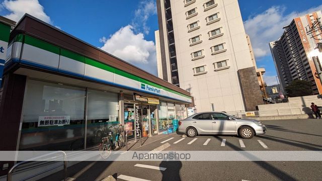 コンビニ　ファミリーマート（コンビニ）まで158m