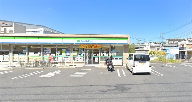 コンビニ　ファミリーマート港南下永谷六丁目店（コンビニ）まで748m