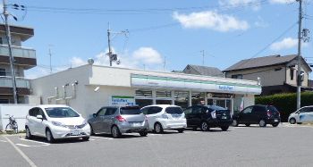 コンビニ　ファミリーマート 宇治伊勢田北山店（コンビニ）まで74m