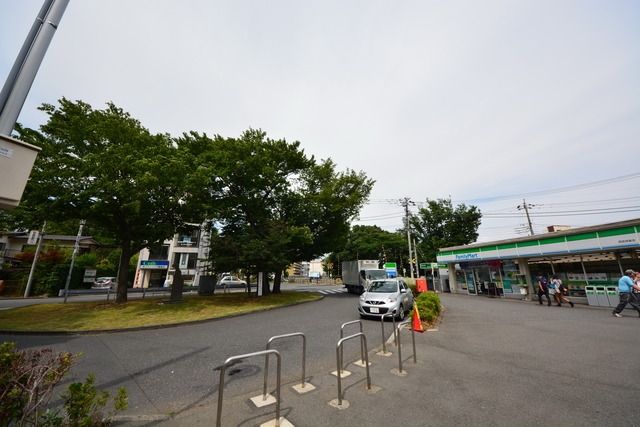 その他　駅前（その他）まで560m