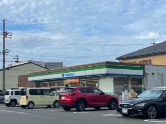 コンビニ　ファミリーマート 中村向島店（コンビニ）まで123m