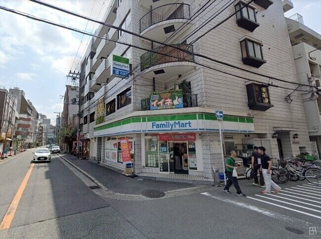 コンビニ　ファミリーマート西天満店（コンビニ）まで809m