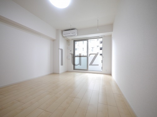 居室・リビング　綺麗なフローリングのお部屋です。