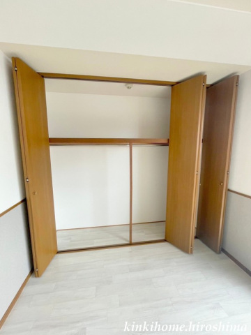 収納　写真は別のお部屋です。現況優先ください。