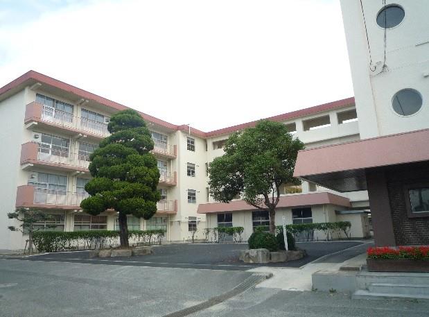 中学校　北九州市立企救中学校（中学校）まで1390m