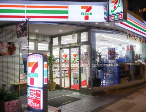 コンビニ　セブンイレブン港区芝4丁目店（コンビニ）まで209m