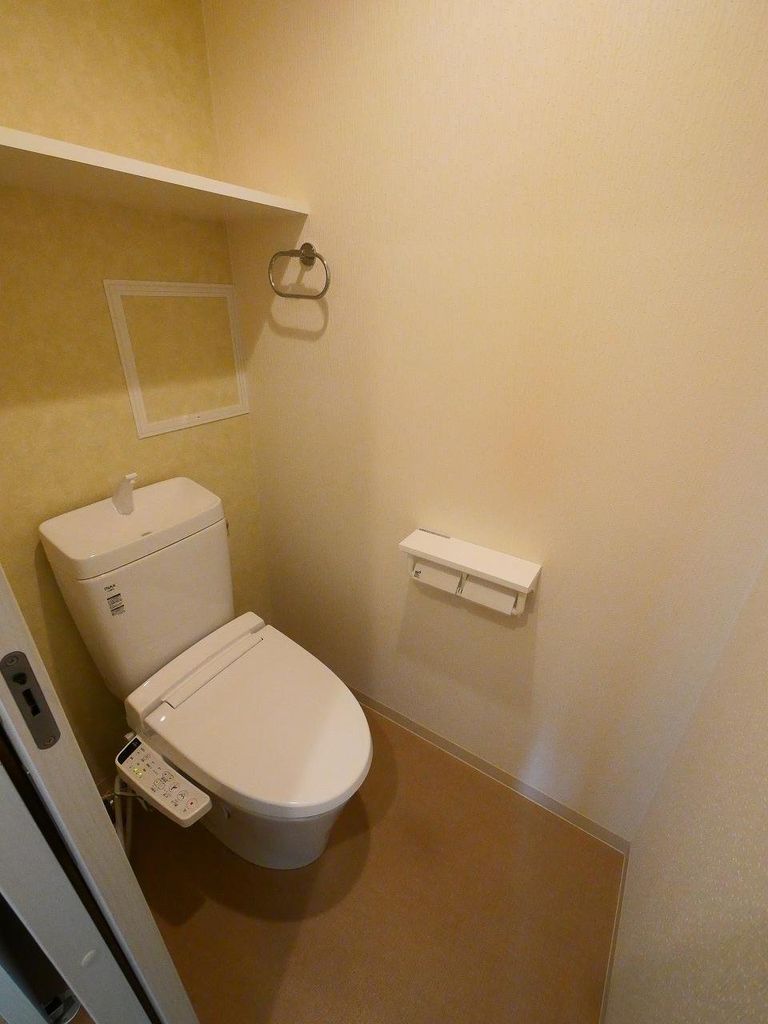 仙台市地下鉄南北線 北四番丁駅 徒歩3分 10階建 築7年のトイレ写真
