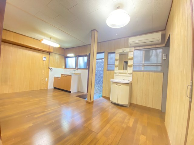 泉が丘3丁目テラスハウスの居間写真