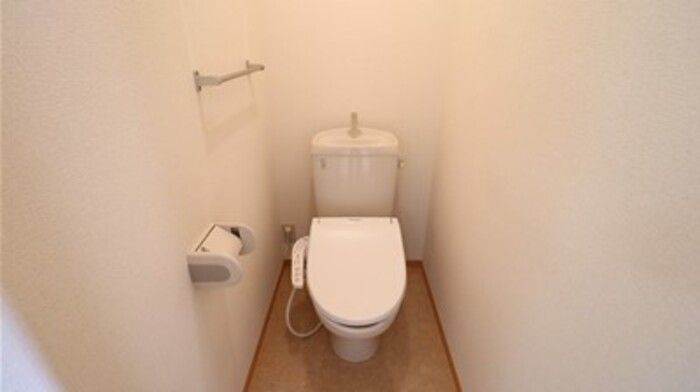 トイレ　清潔感のあるトイレです