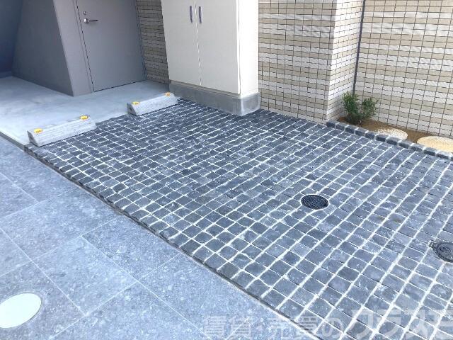 駐車場　敷地内駐車場