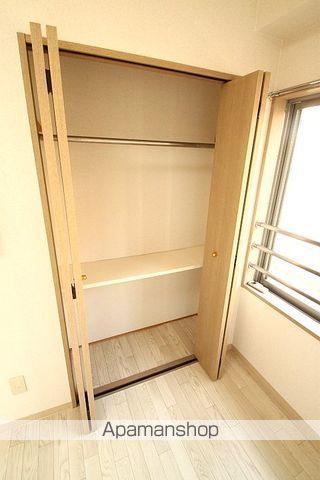 ＪＲ中央線 御茶ノ水駅 徒歩7分 8階建 築27年の内装写真