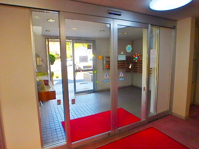 多摩学生マンションの外観写真