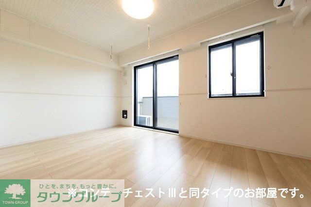 ル グランシャリオの居間写真