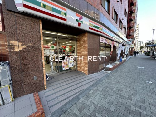 コンビニ　セブンイレブン 西新宿4丁目店（コンビニ）まで107m