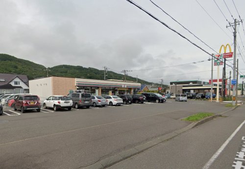 コンビニ　セブンイレブン 登別若草町店（コンビニ）まで568m
