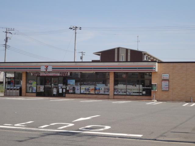 コンビニ　セブンイレブン木更津金田店（コンビニ）まで194m
