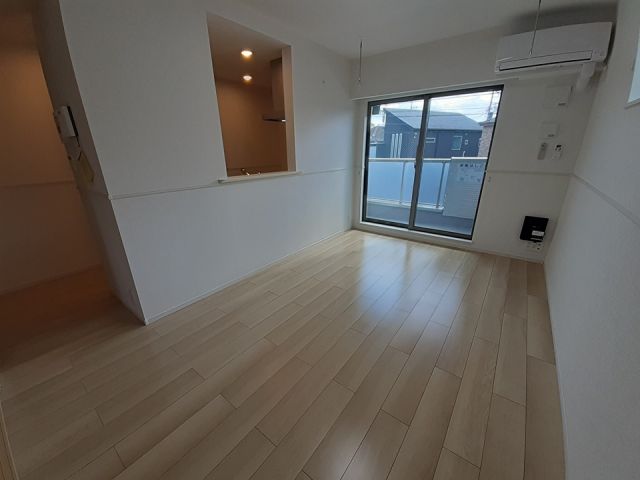 スプリングアイの居間写真