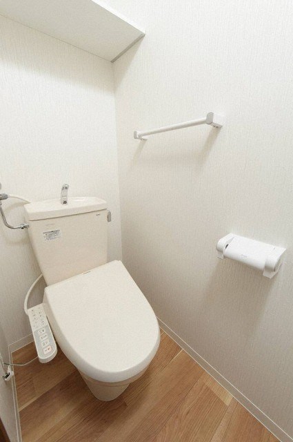 地下鉄東豊線 元町駅 徒歩9分 4階建 築11年のトイレ写真