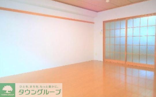 パレドールIIの居間写真