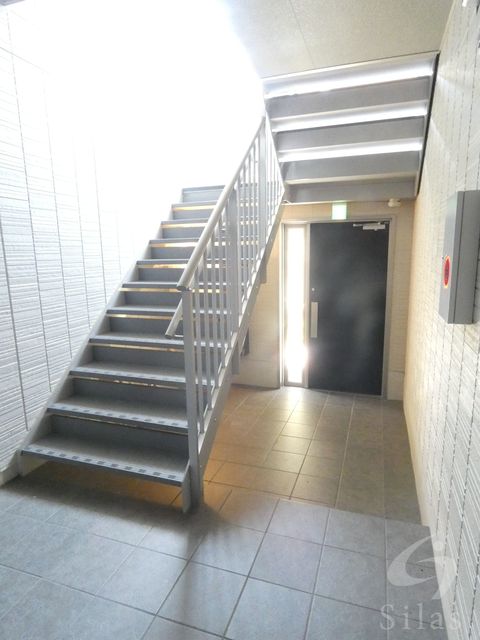 阪急宝塚線 庄内駅 徒歩20分 3階建 築6年の外観写真