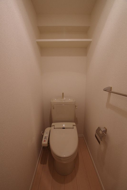 東京メトロ丸ノ内線 中野新橋駅 徒歩5分 10階建 築21年のトイレ写真