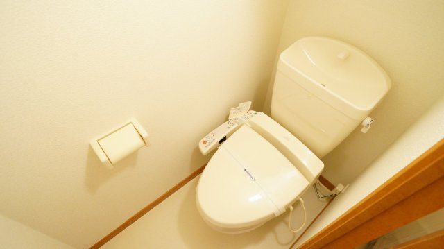 その他　温水洗浄便座付きです！