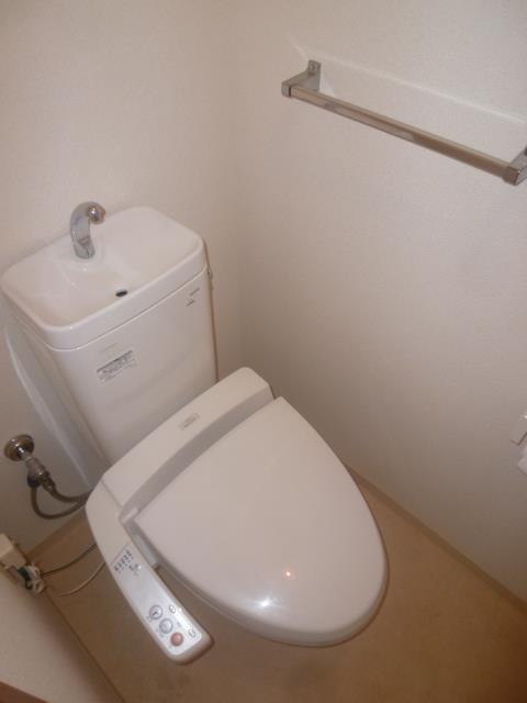 ジョヴィアルのトイレ写真