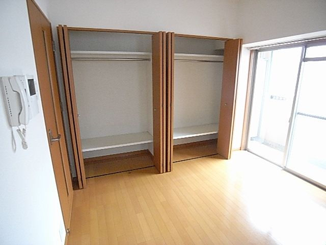 収納　クローゼット