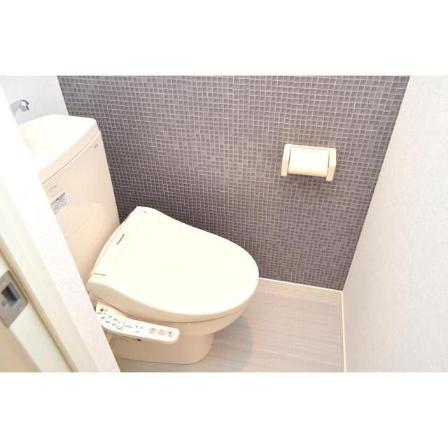東武伊勢崎線 鐘ケ淵駅 徒歩6分 3階建 築10年のトイレ写真