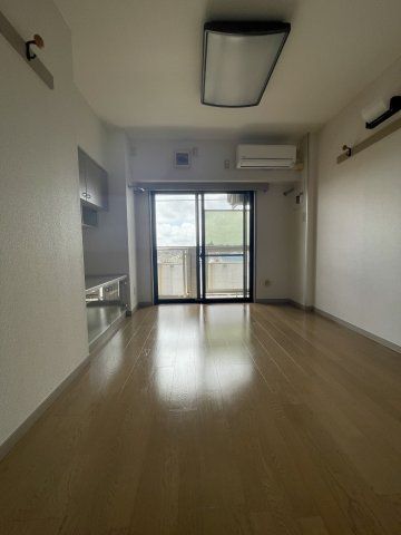 旭スカイハイツの居間写真