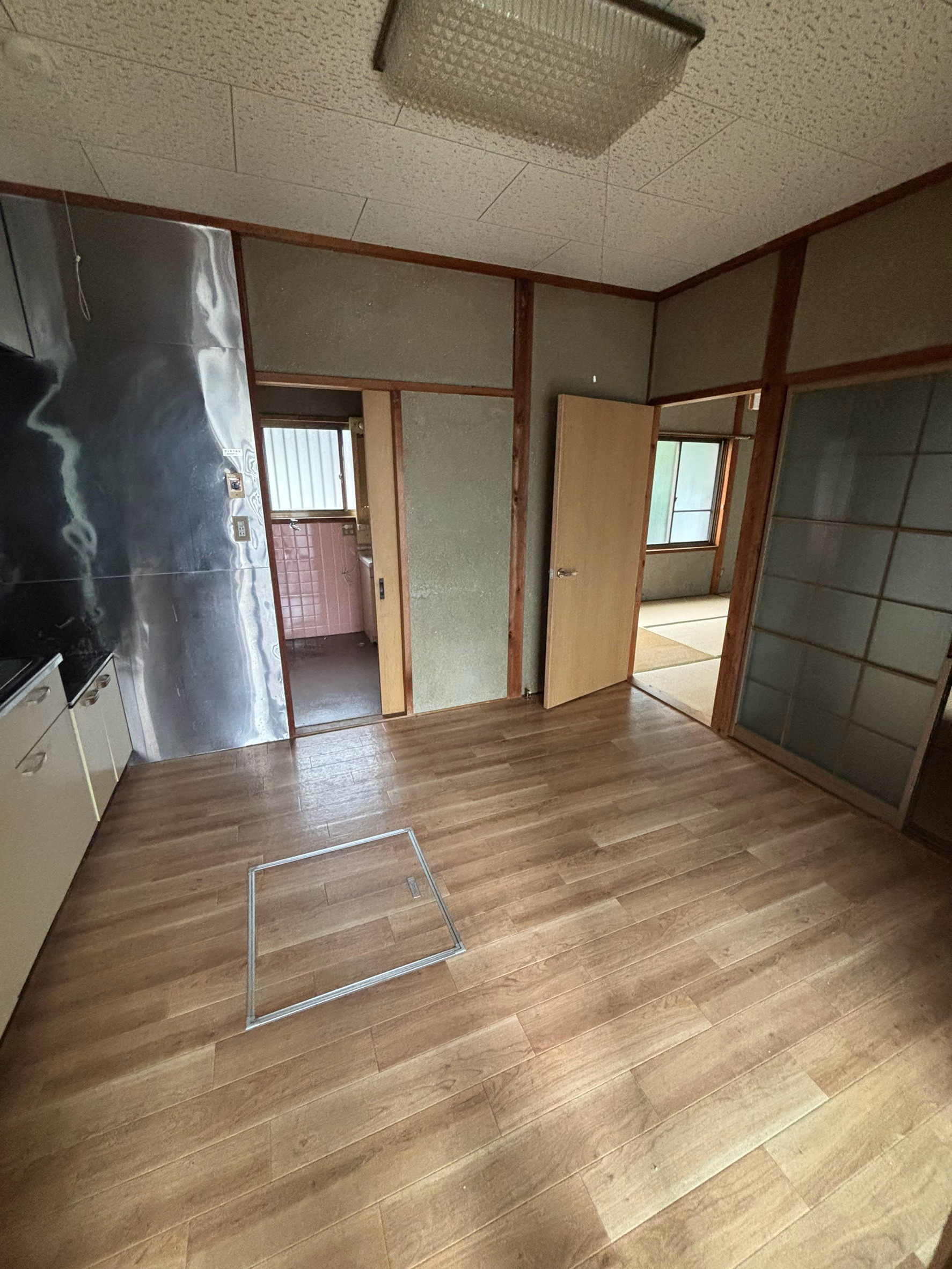 本野町北貝津貸家17の居間写真